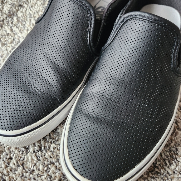 GUC Slip On Faux Leather Vans - Picture 6 of 6